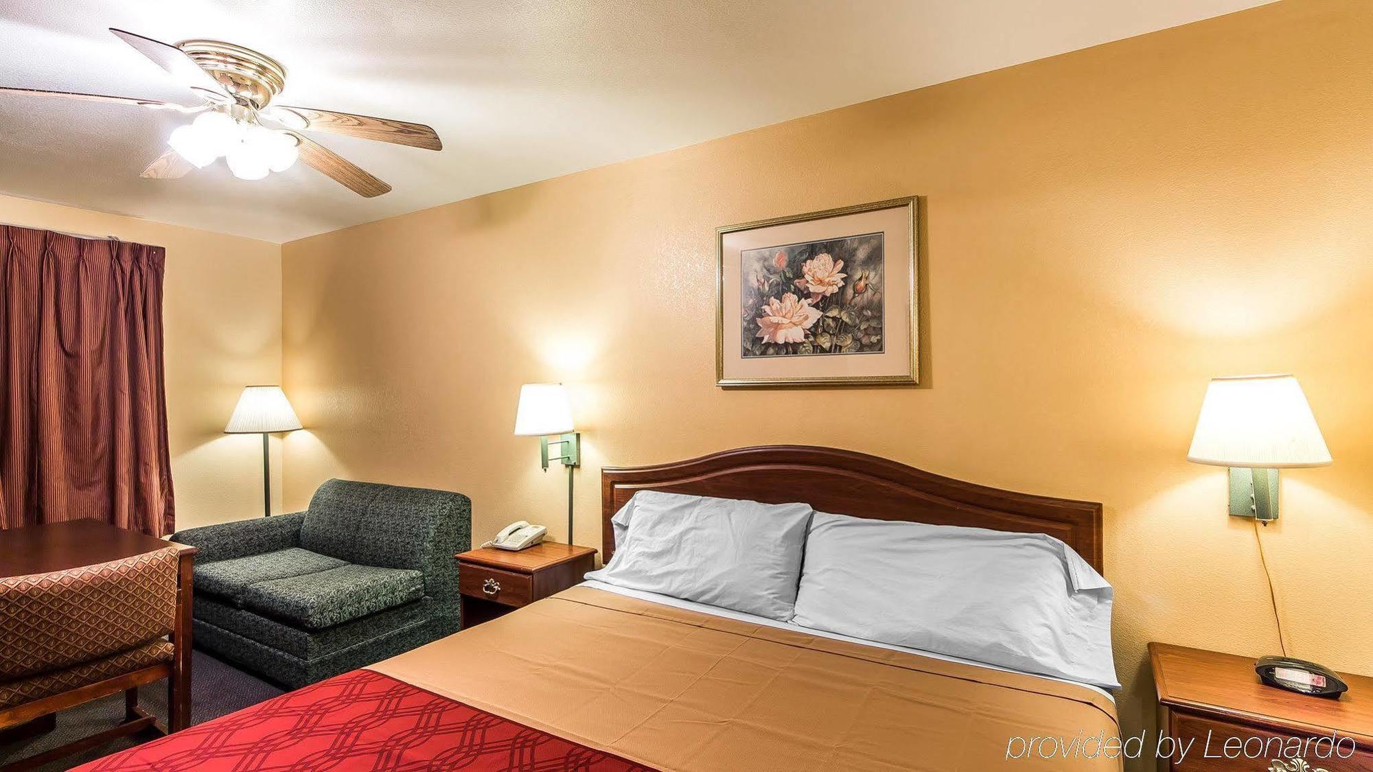 Econo Lodge Bartlesville Hwy 75 Exterior photo